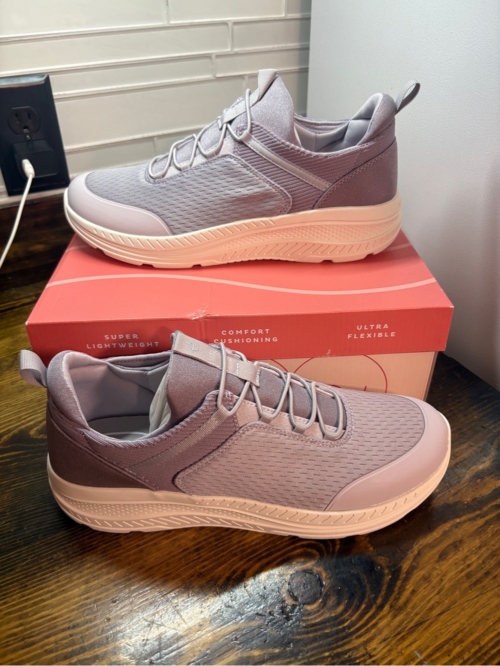 Easy Spirit Pristine Light Purple Sneakers Size 12